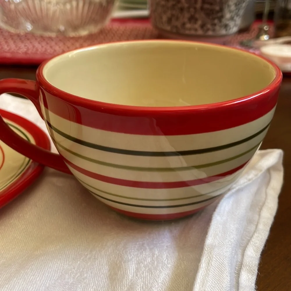 Crate & Barrel cup & sandwich plate tray set red & green stripe